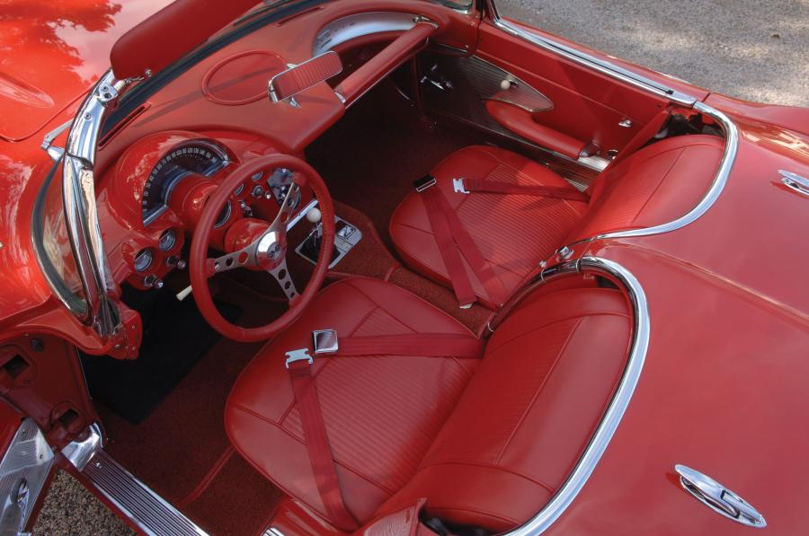 Интерьер Chevrolet Corvette (0800-67) 1961 года  (фото 26 из 47)